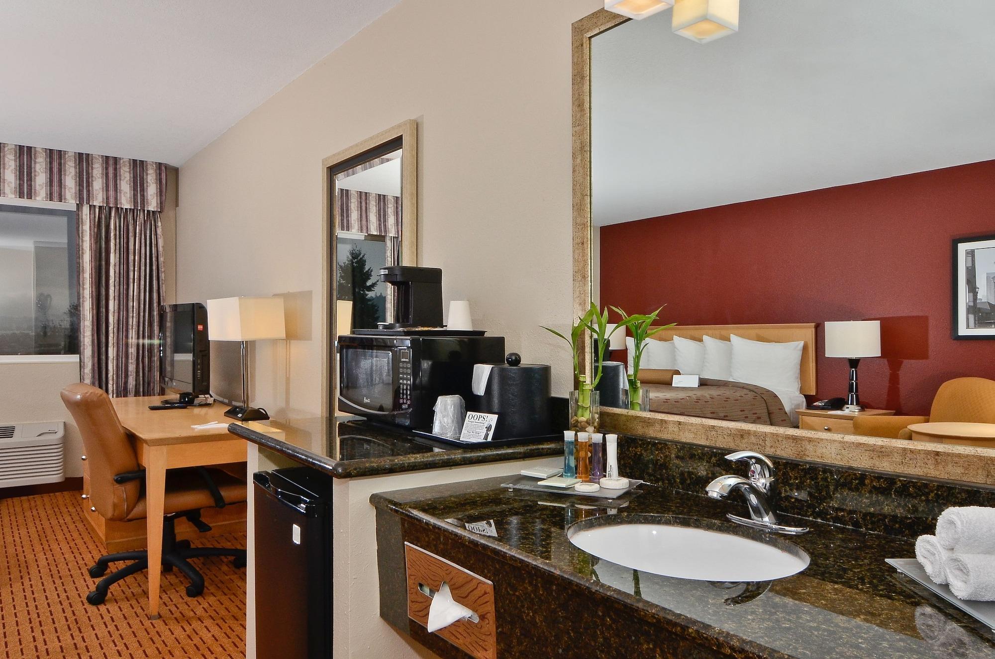 Clackamas Inn And Suites Ngoại thất bức ảnh