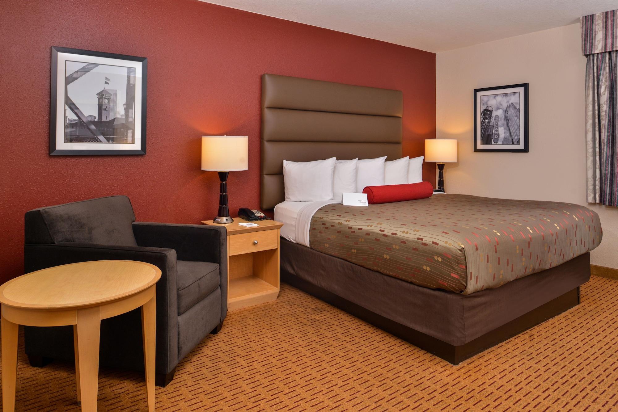 Clackamas Inn And Suites Ngoại thất bức ảnh
