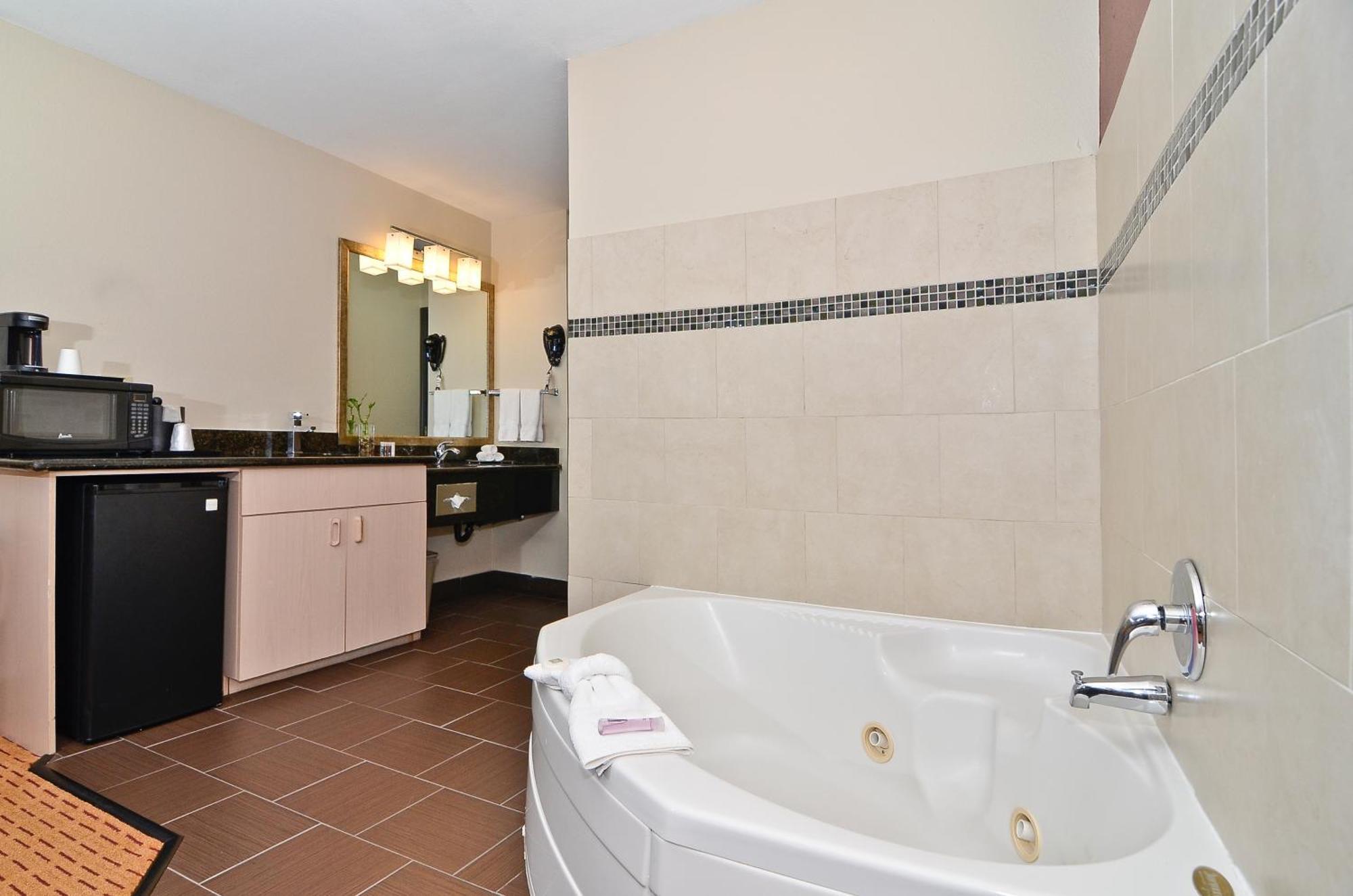 Clackamas Inn And Suites Phòng bức ảnh