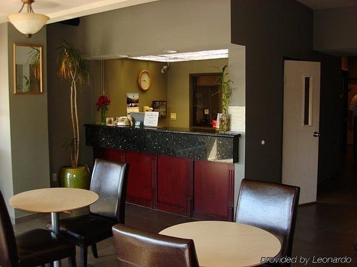 Clackamas Inn And Suites Ngoại thất bức ảnh